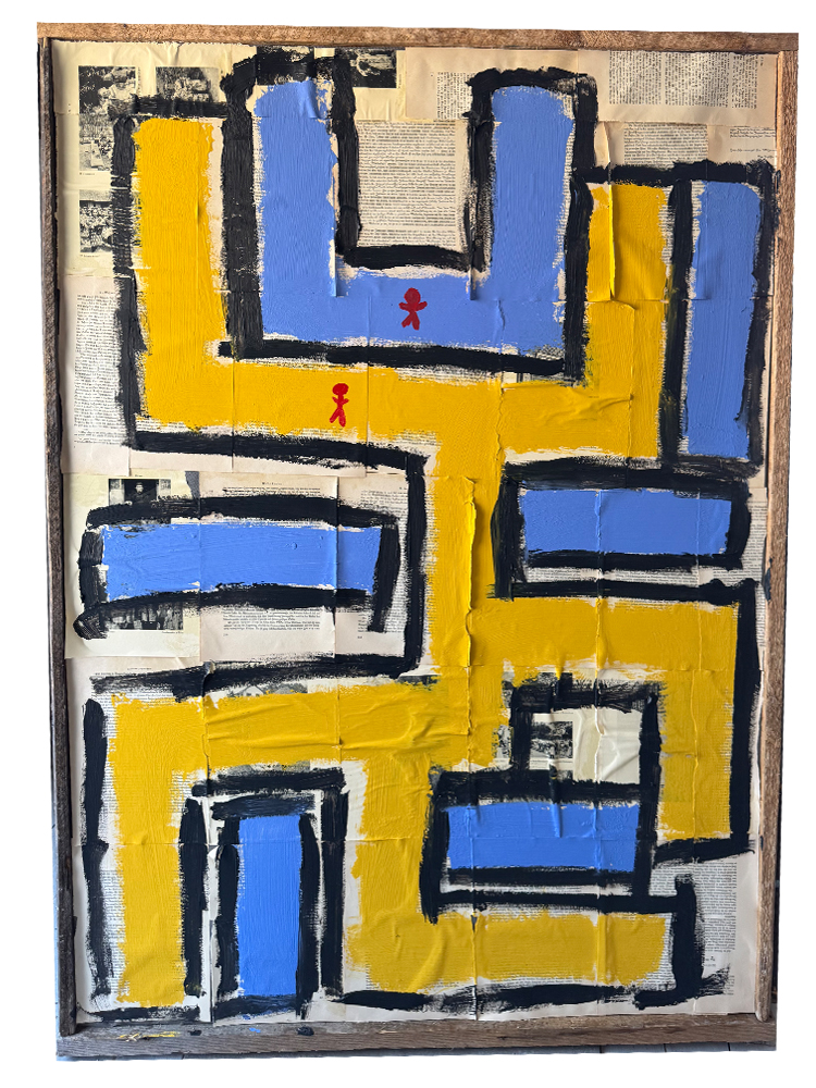 Großformatiges abstraktes Gemälde (104x146 cm) mit einem gelb-blauen Labyrinth-Muster und zwei kleinen roten Figuren auf historischem Papier im rauen Dachlattenrahmen.