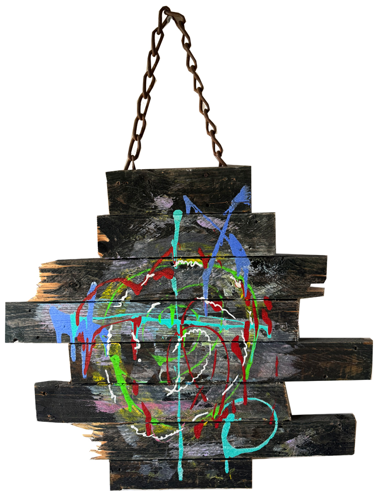 Skulpturales Wandobjekt (77x62 cm) aus alten, versetzten Holzbrettern einer historischen Tür mit einer rostigen Eisenkette und expressiven Acryl-Drips.