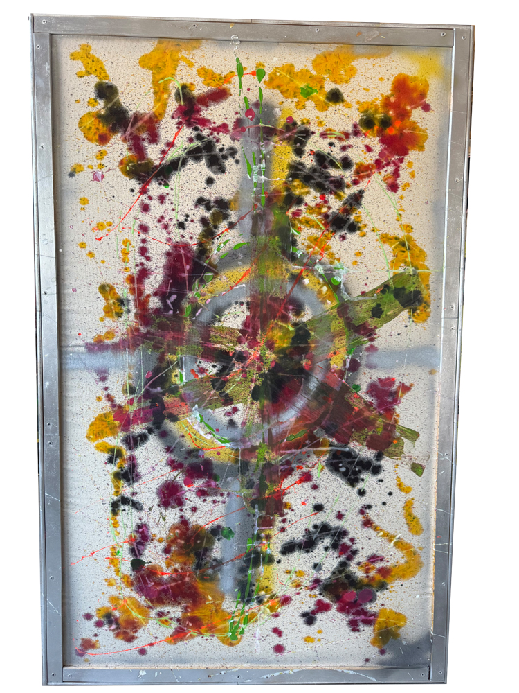 Großformatiges abstraktes Gemälde (91x152 cm) mit Druckertinte und Acrylfarben, einem kreisförmigen Zentrum und bunten Splattern im silbernen Holzrahmen.