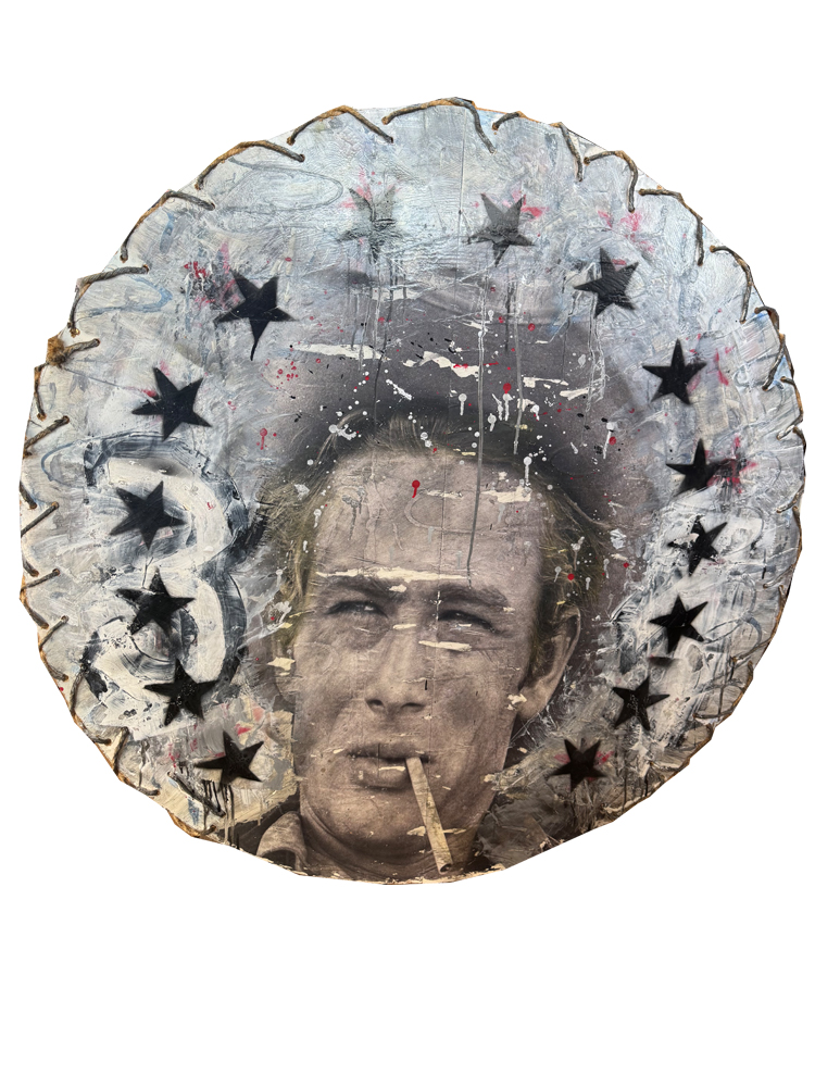 Großformatiges, rundes Urban-Pop-Art-Gemälde (115 cm Durchmesser) auf einer Spanplatte mit dem Tampondruck von James Dean mit Zigarette, umrahmt von einem Kreis aus schwarzen Graffiti-Sternen und einem am Rand geflochtenen, echten Strick.