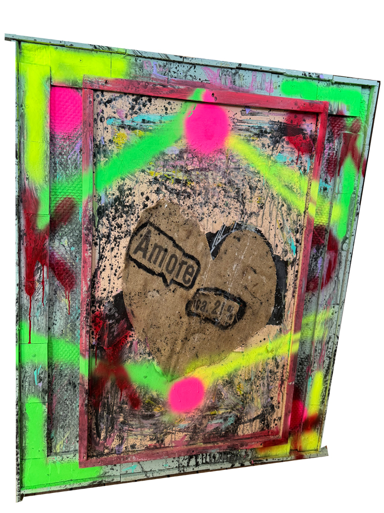 Quadratisches Mixed-Media-Kunstwerk mit doppelter Rahmenstruktur. Im Zentrum befindet sich ein großes Herz aus grobem Jute-Stoff mit den Aufschriften „Amore“ und „ca. 21g“. Der Hintergrund zeigt eine strukturierte Glasfasermatte mit wilden, dunklen Farbspritzern, neongrüner Sprühfarbe und leuchtend pinken Neon-Punkten. Der äußere Rahmen besteht aus rustikalem, historischem Eichenparkett.